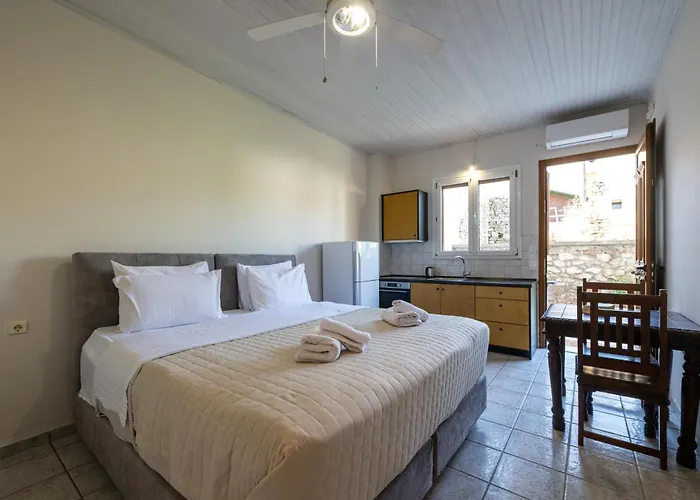 Mythos Suites-Hermes Apartment